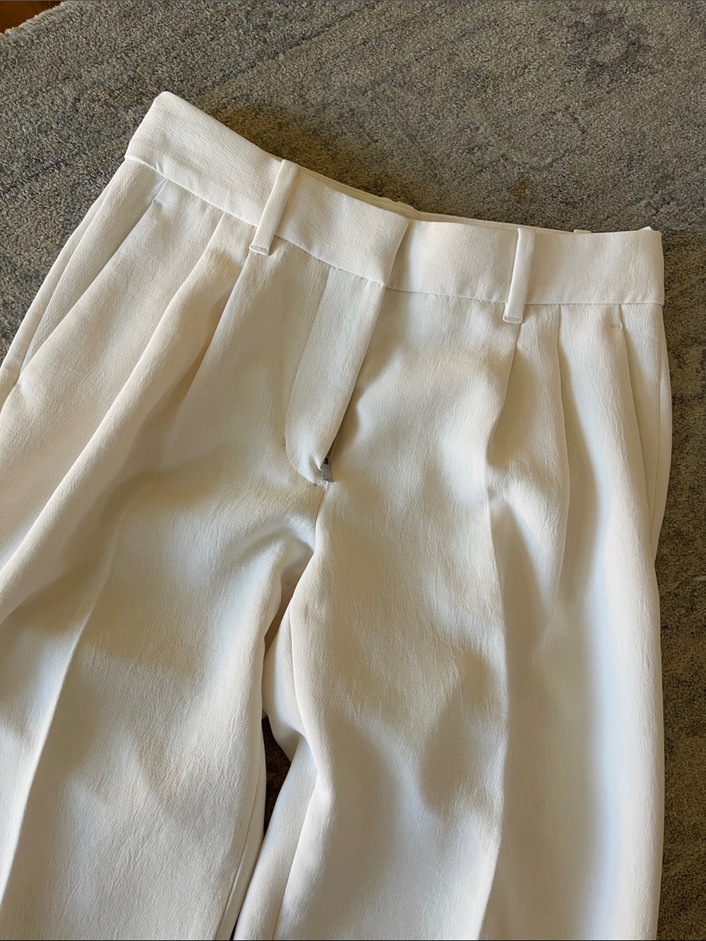 Aritzia low waist effortless Pants